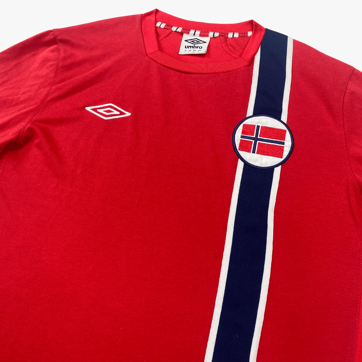 Retro Norway 2012-2013 Home football jersey by Umbro, size L | Nostalgic Football Shirts