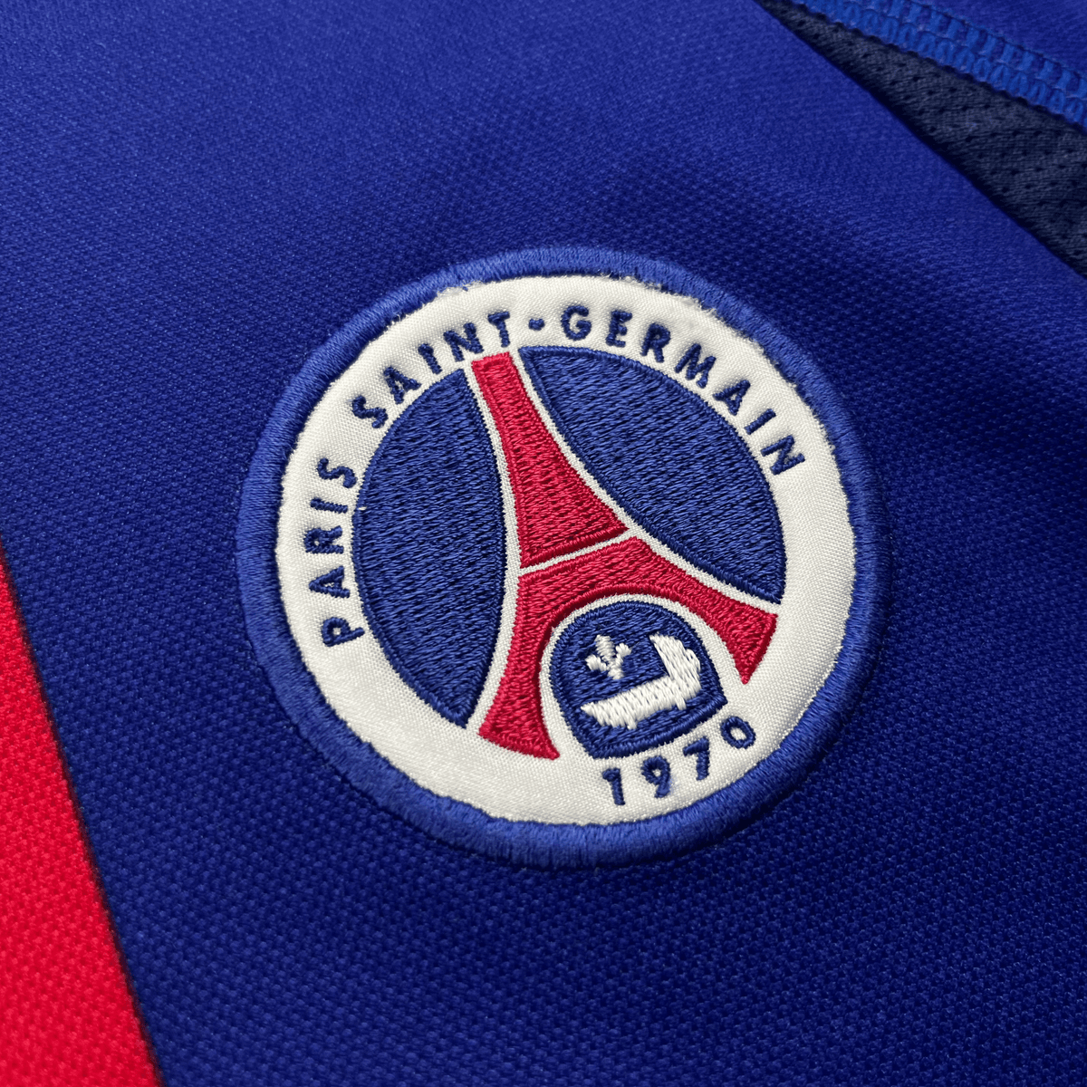 Vintage PSG 2000-2001 Home football shirt with Okocha 10 print, size M | Nostalgic Football Shirts