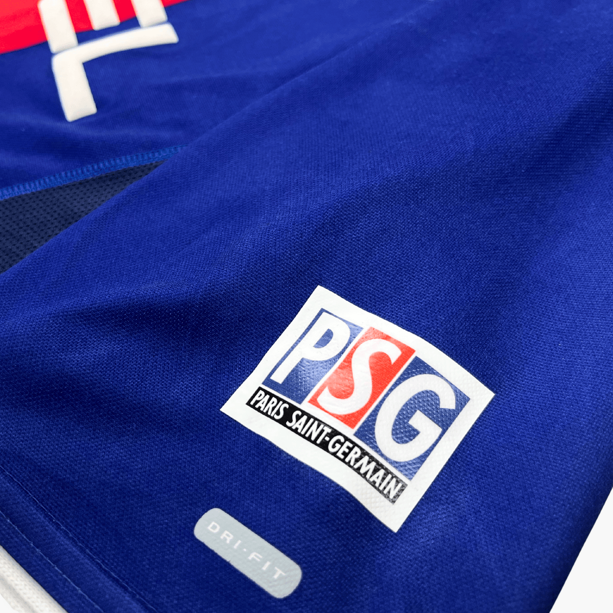 Vintage PSG 2000-2001 Home football shirt with Okocha 10 print, size M | Nostalgic Football Shirts