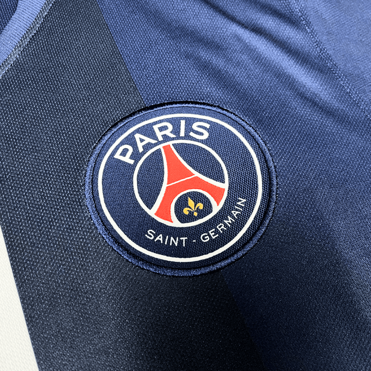 Vintage PSG 2014-2015 Home football shirt with David Luiz 32 print, size S | Nostalgic Football Shirts