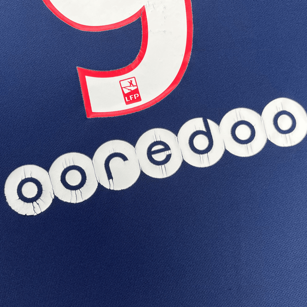 Vintage PSG 2017-2018 Home football shirt with Cavani 9 print, size XL | Nostalgic Football Shirts