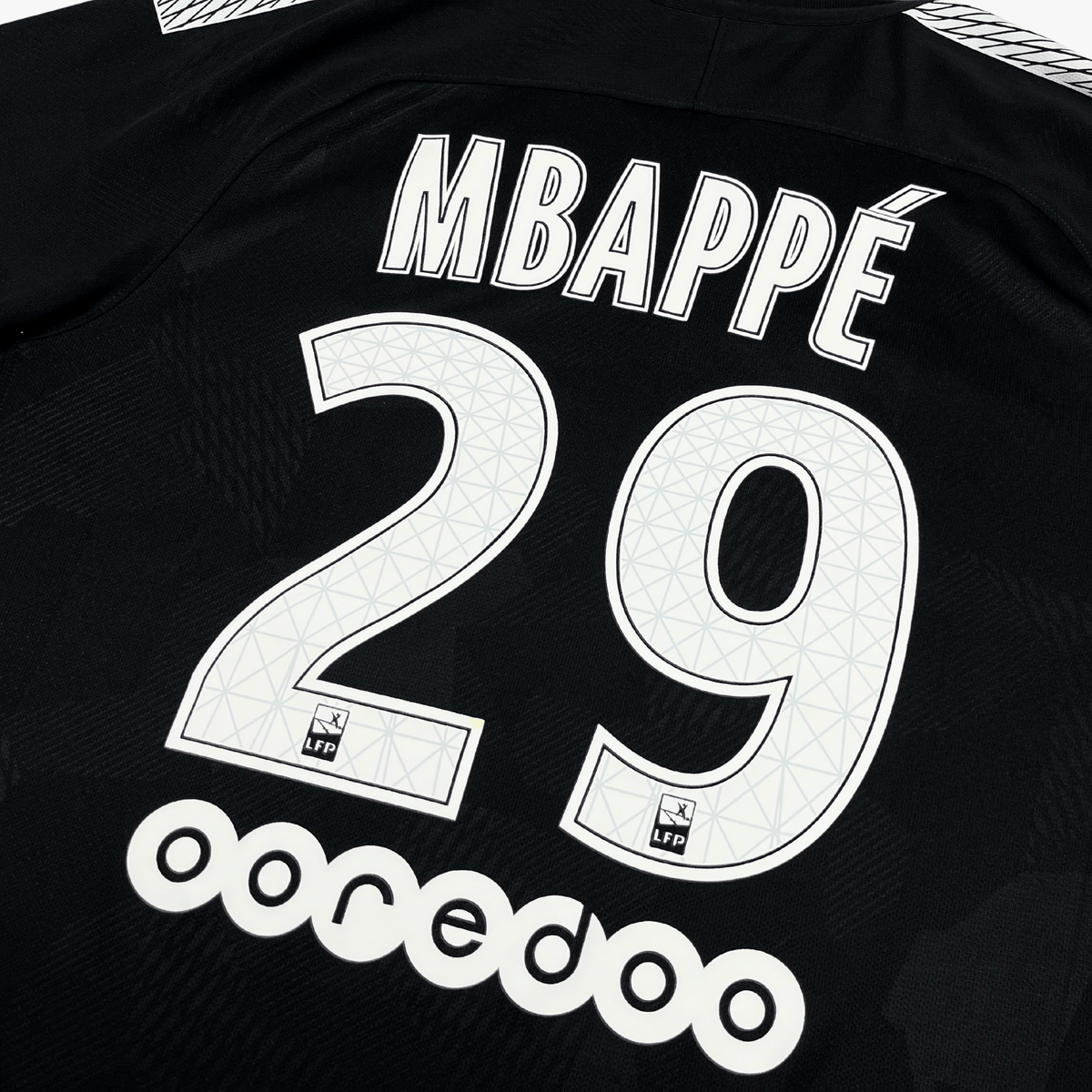 Retro PSG 2017-2018 Third football jersey by Nike, Mbappé 29, size M | Nostalgic Football Shirts