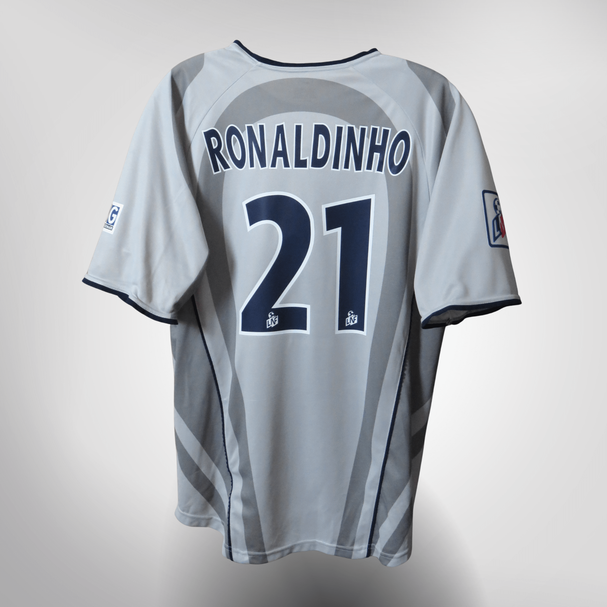 PSG 2001-02 Away Ronaldinho #21 Shirt M