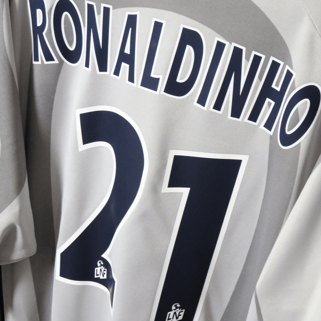 PSG 2001-02 Away Ronaldinho #21 Shirt XL