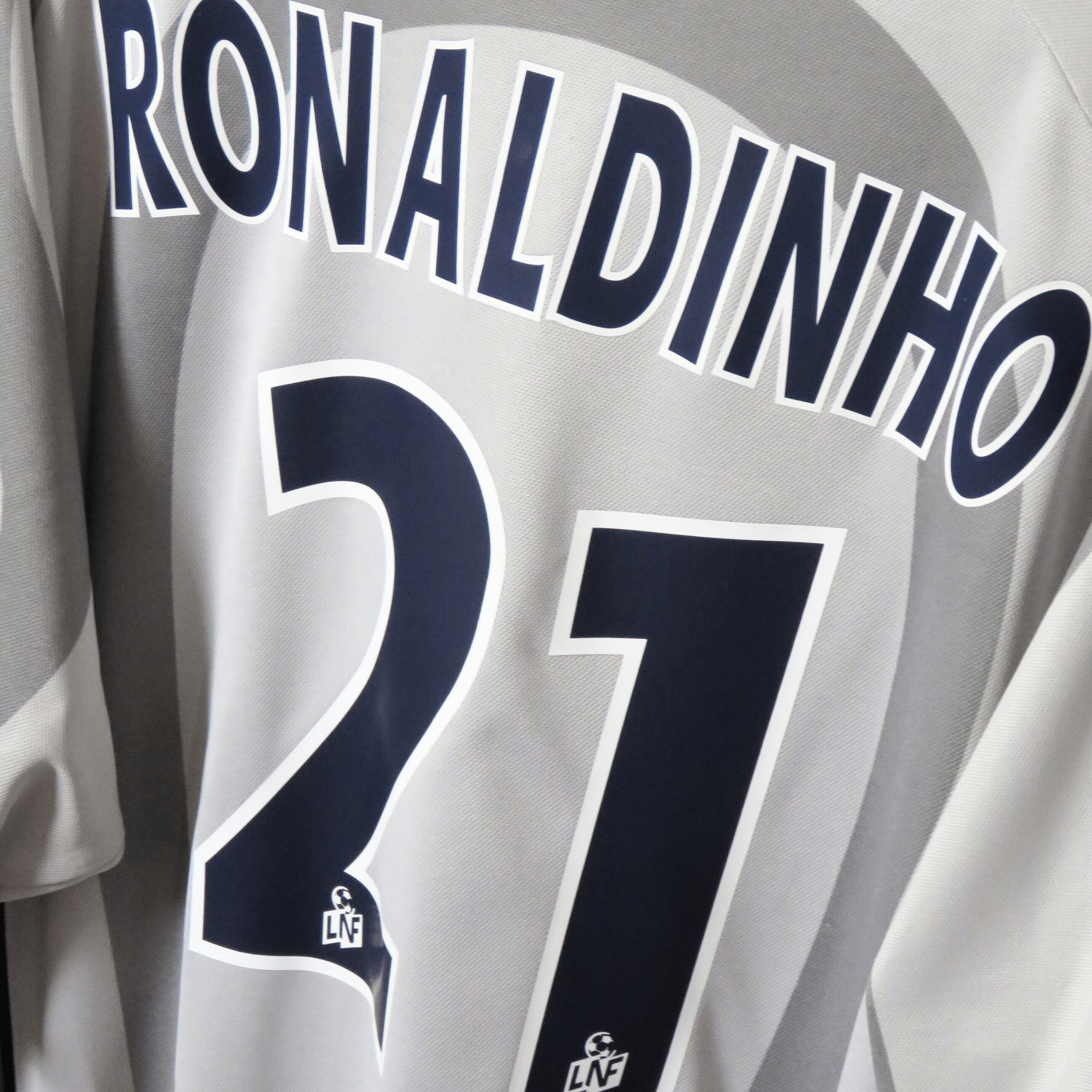 PSG 2001-02 Away Ronaldinho #21 Shirt XL