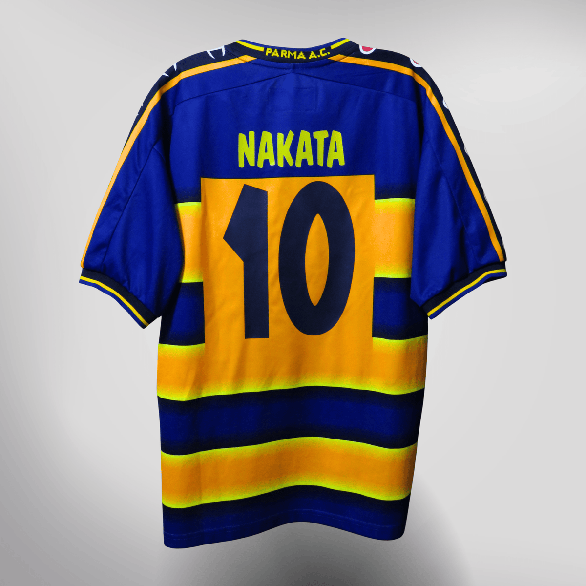 Vintage Parma 2001-2002 Home football shirt with Nakata 10 print, size XL | Nostalgic Football Shirts