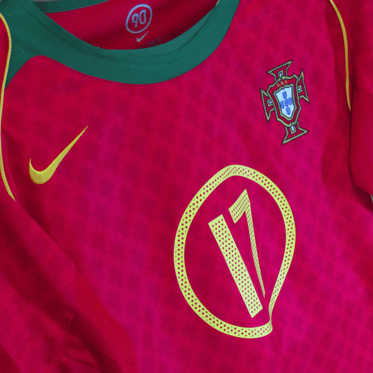 Original Portugal 2004-2006 Home football shirt, size M, Ronaldo 17 | Nostalgic Football Shirts