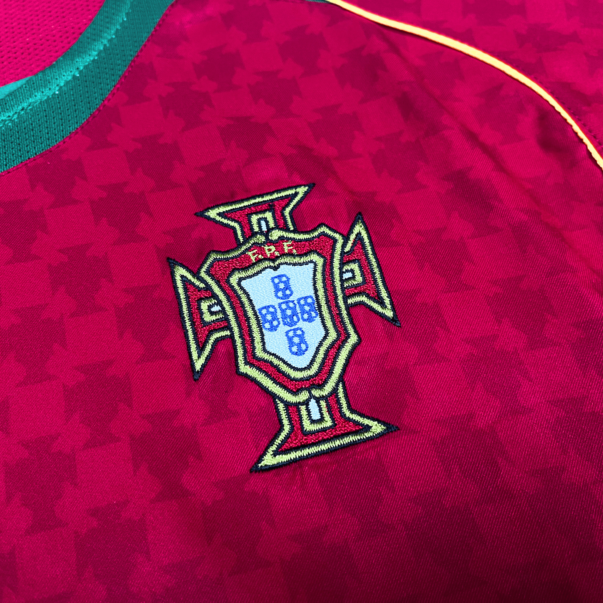 Portugal 2004-06 Home Shirt M
