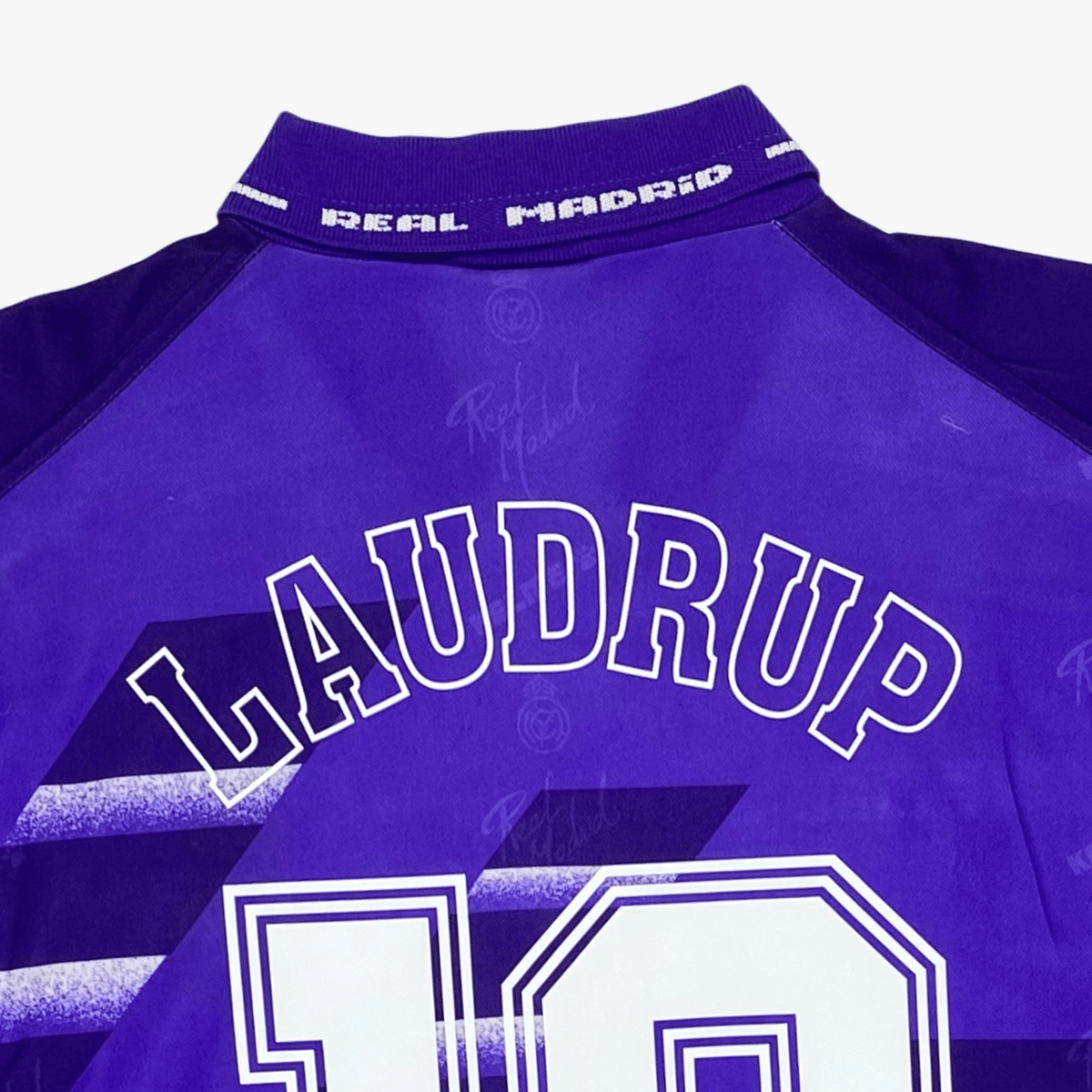Retro Real Madrid 1995-1996 Away football jersey by Kelme, Laudrup 10, size XL | Nostalgic Football Shirts