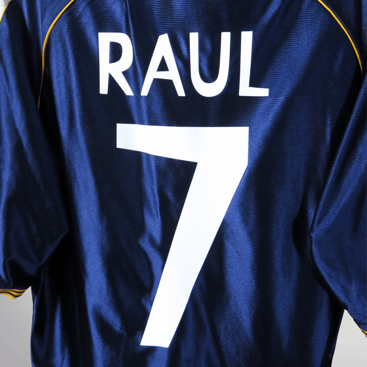 Real Madrid 1998-99 Raul #7 Third Shirt M – Nostalgic Football Shirts