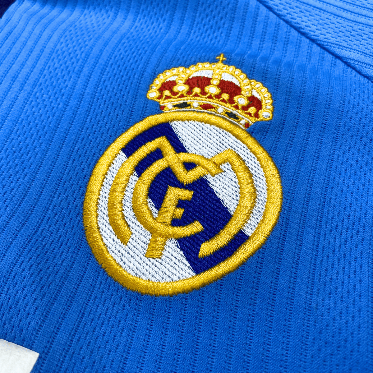 Vintage Real Madrid 1999-2000 Third football shirt with Roberto Carlos 3 print, size XL | Nostalgic Football Shirts