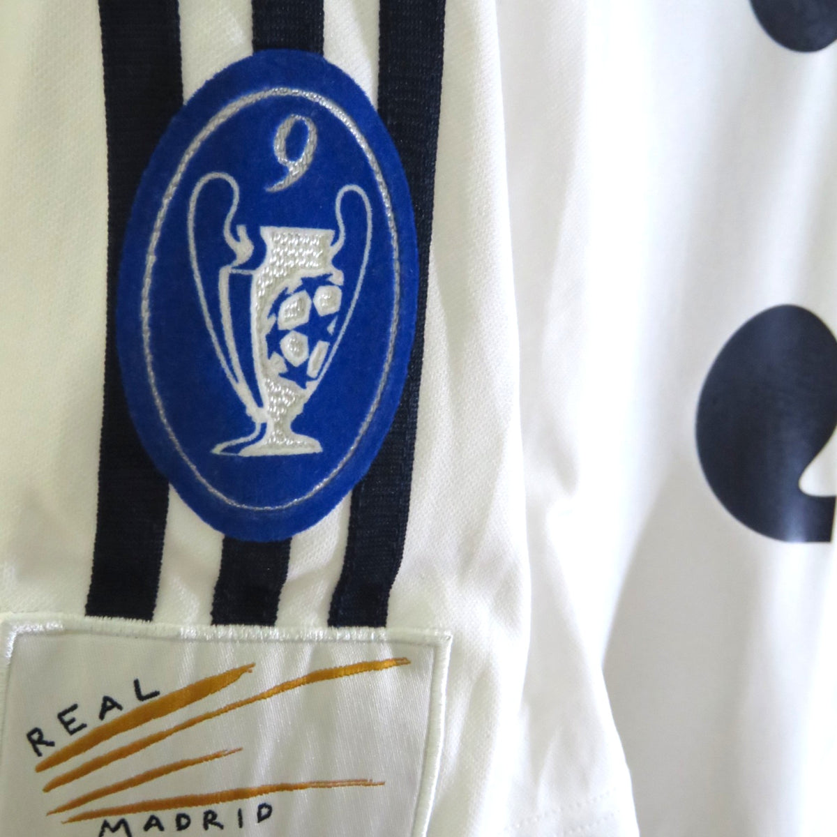 Vintage Real Madrid 2001-2002 Home football shirt with Roberto Carlos 3 print, size XL | Nostalgic Football Shirts