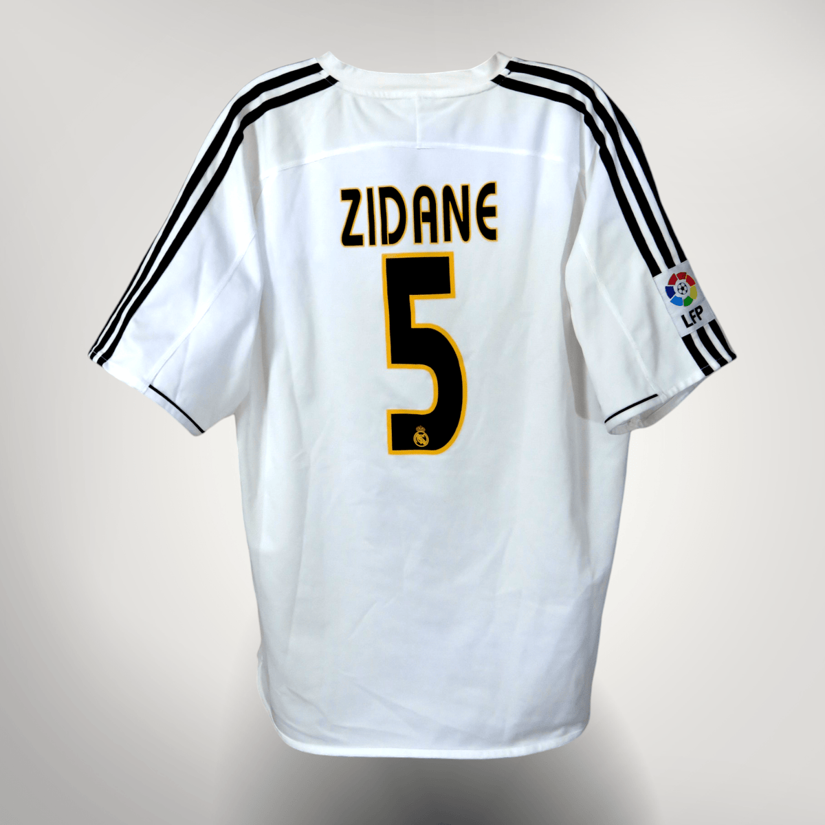 Vintage Real Madrid 2003-2004 Home football shirt with Zidane 5 print, size L | Nostalgic Football Shirts