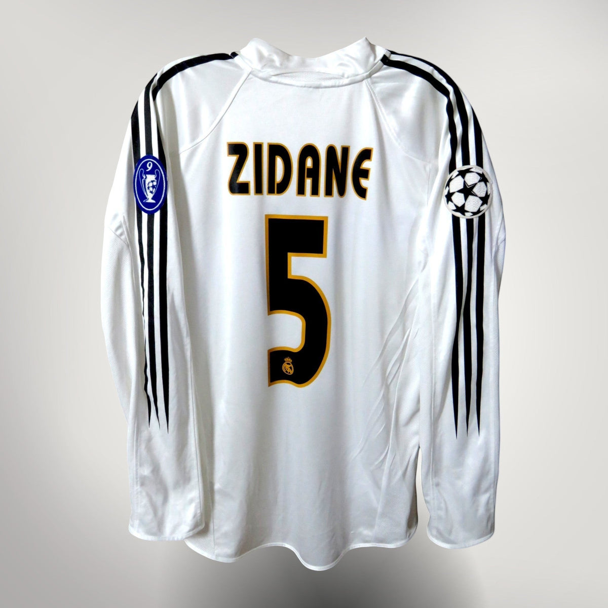 Vintage Real Madrid 2004-2005 Home longsleeve football shirt with Zidane 5 print, size S | Nostalgic Football Shirts
