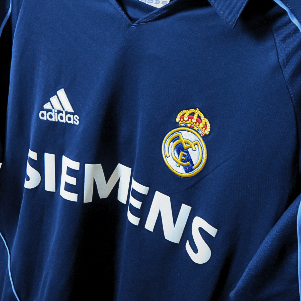 Original Real Madrid 2005-2006 Away football shirt, size S, Ronaldo 9 | Nostalgic Football Shirts