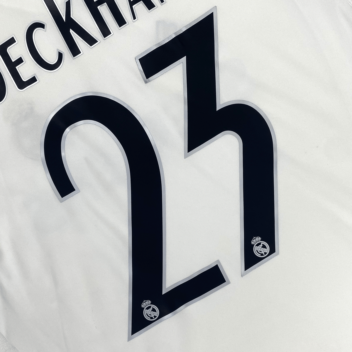 Original Real Madrid 2005-2006 Home football shirt, size M, Beckham 23 | Nostalgic Football Shirts