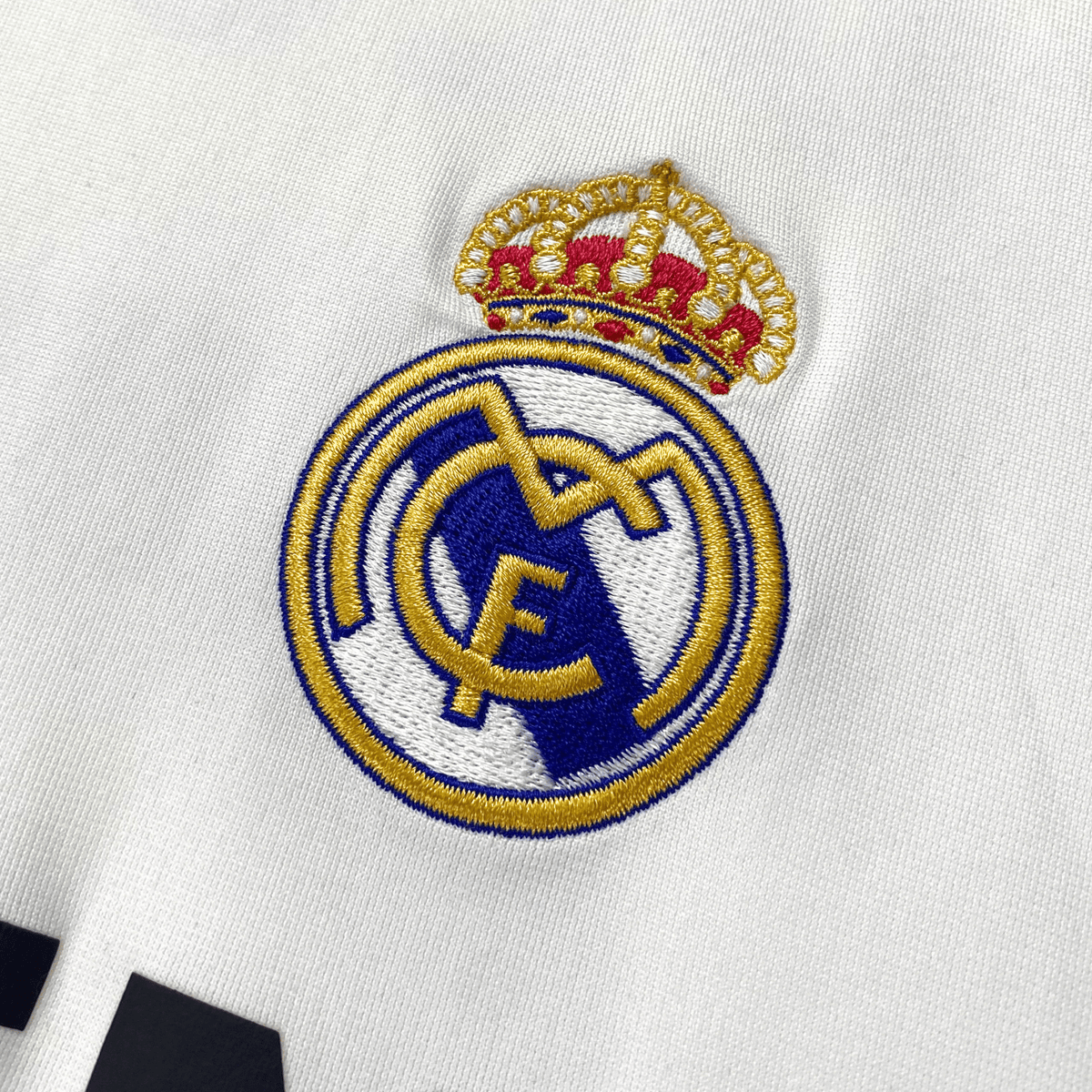 Vintage Real Madrid 2005-2006 Home football shirt with Beckham 23 print, size M | Nostalgic Football Shirts