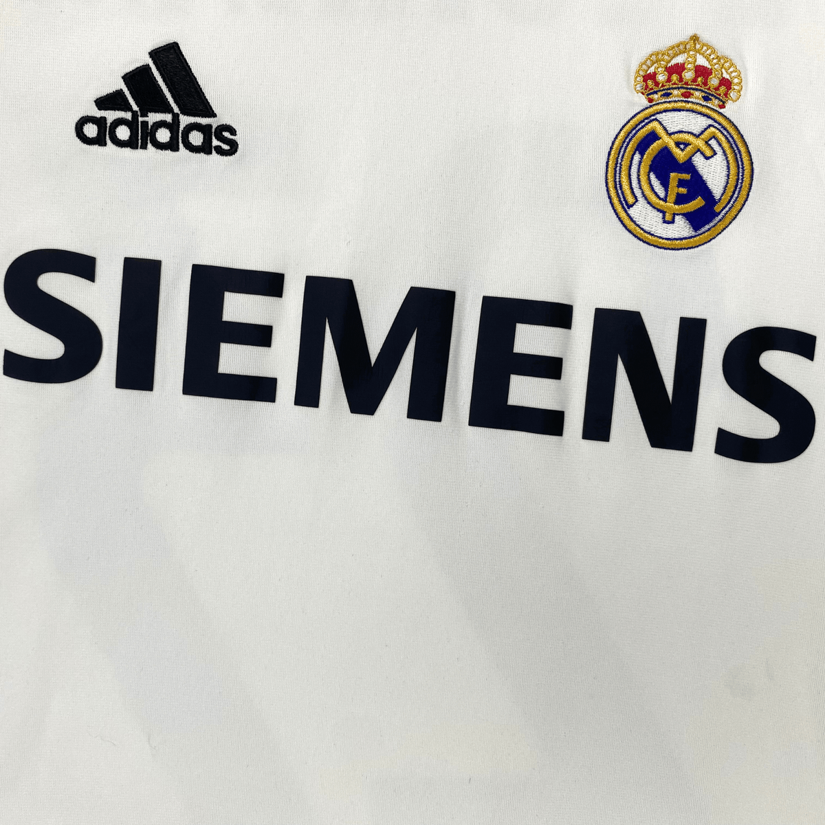 Original Real Madrid 2005-2006 Home football shirt, size M, Beckham 23 | Nostalgic Football Shirts