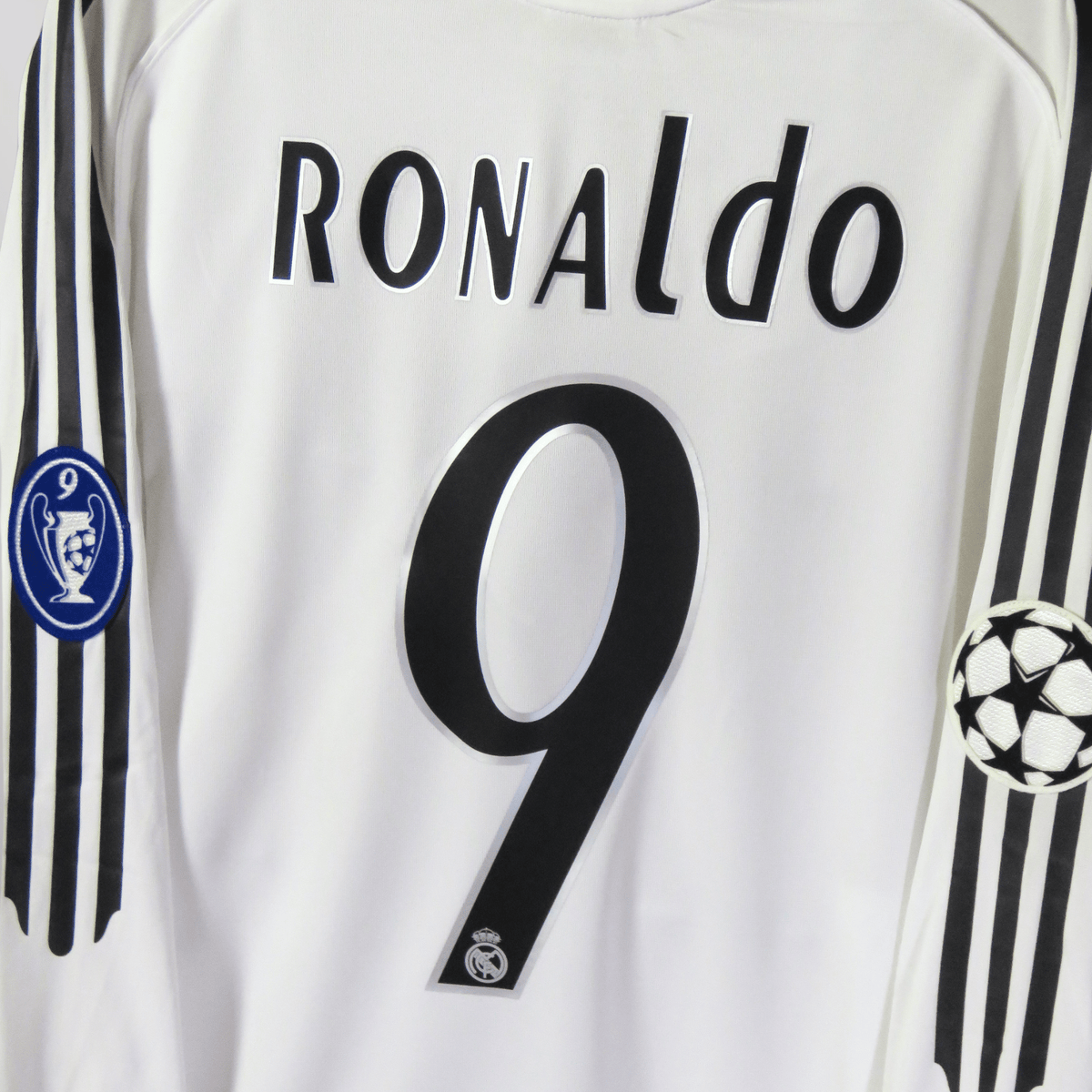 Retro Real Madrid 2005-2006 Home longsleeve football jersey by Adidas, Ronaldo 9, size M | Nostalgic Football Shirts