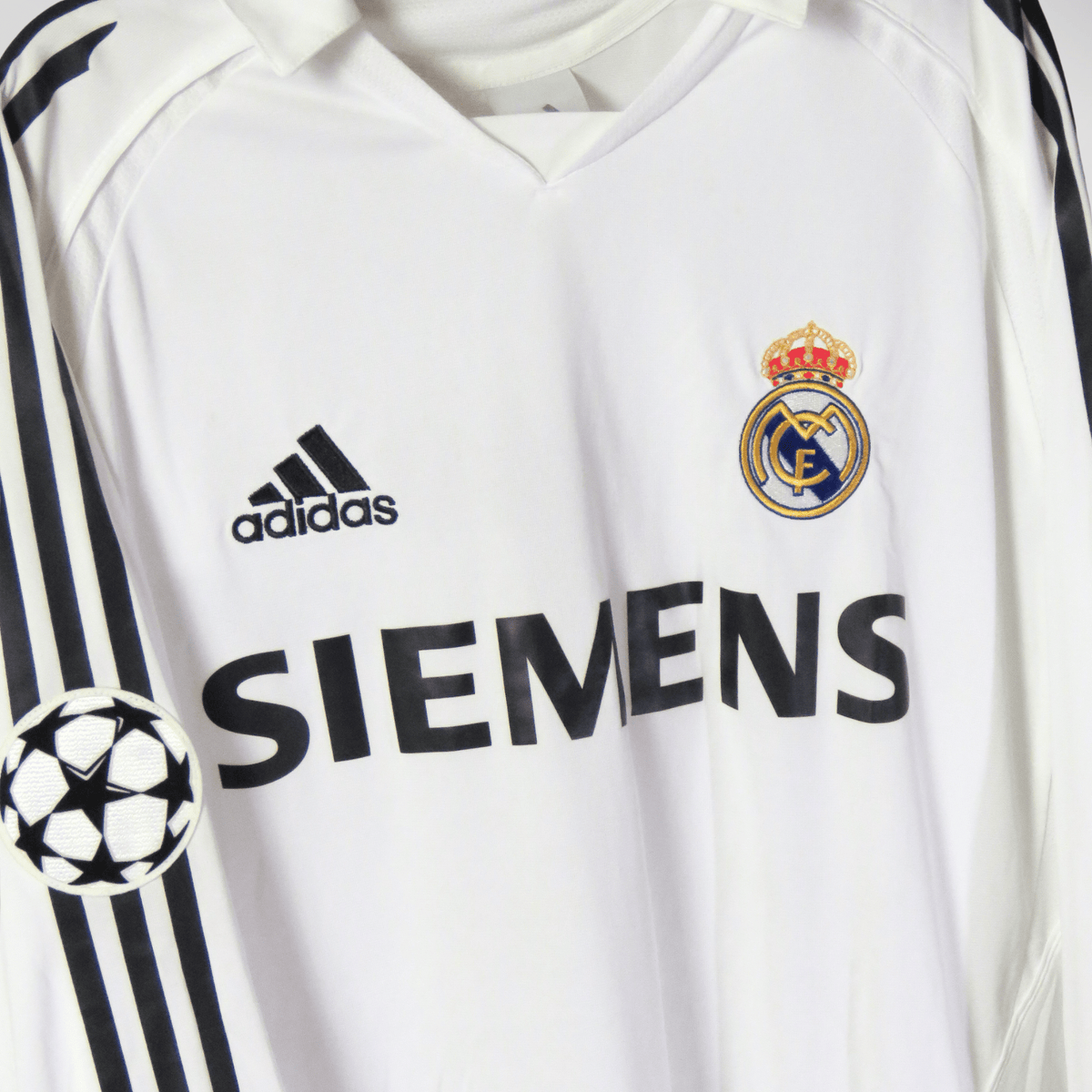Original Real Madrid 2005-2006 Home longsleeve football shirt, size M, Ronaldo 9 | Nostalgic Football Shirts