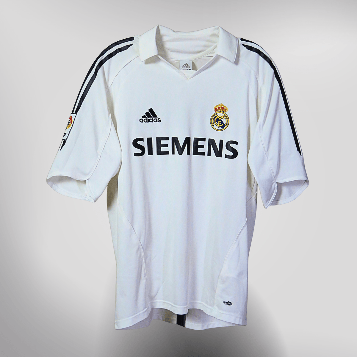 Authentic Adidas Real Madrid 2005-2006 Home shirt, Ronaldo 9 on the back, size M | Nostalgic Football Shirts