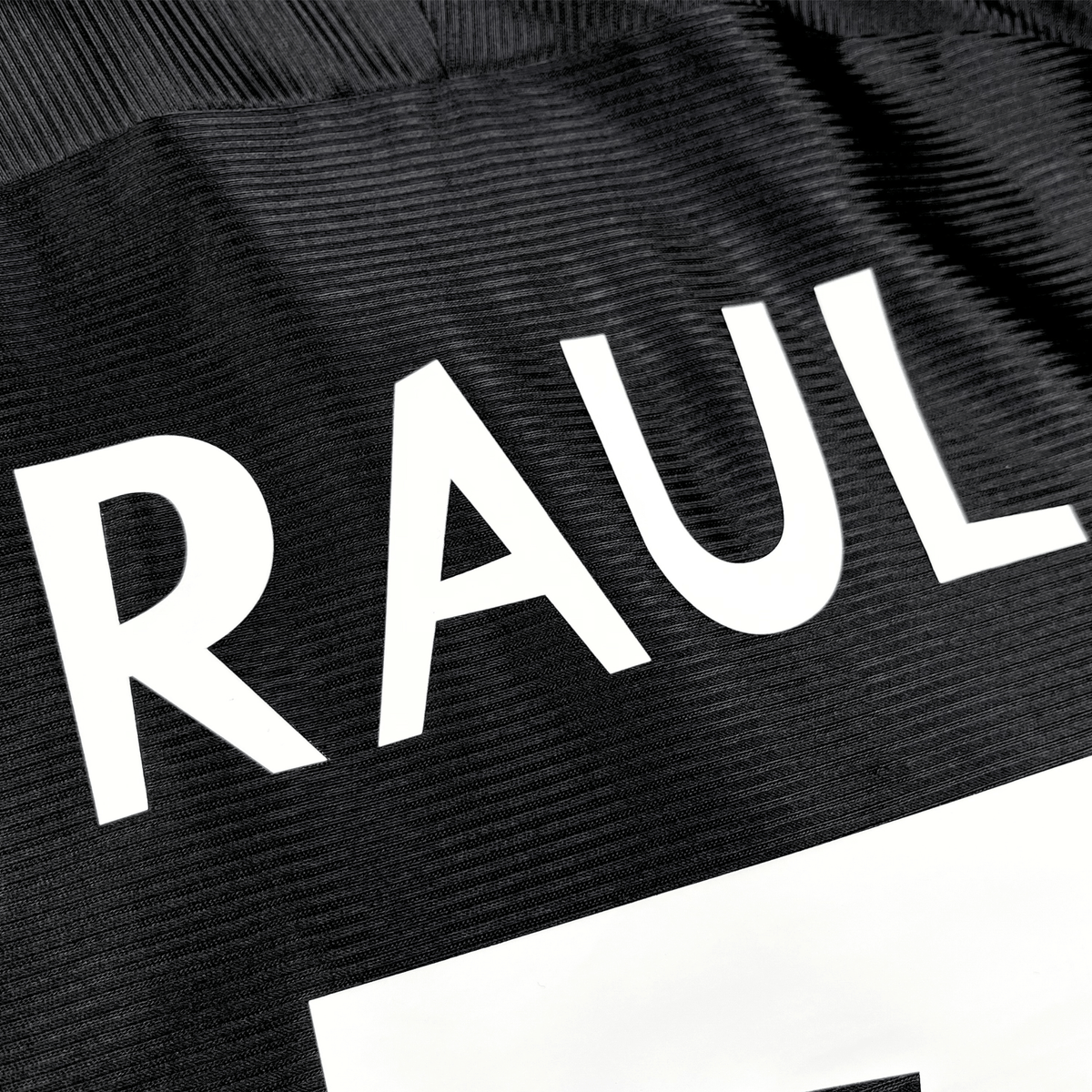 Real Madrid 1999-01 Away Raul #7 Shirt L