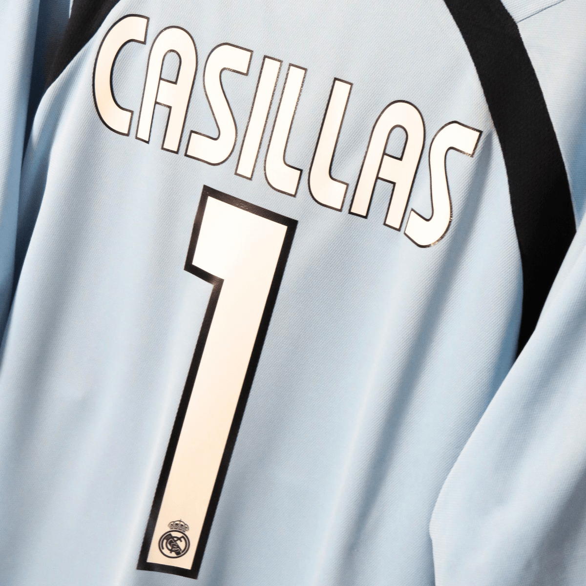 Real Madrid 2003-04 Keeper Casillas #1 Shirt XL