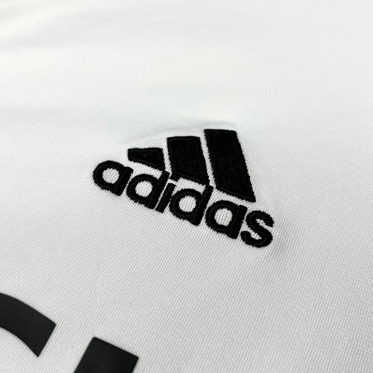 Real Madrid 2005-06 Home Shirt L