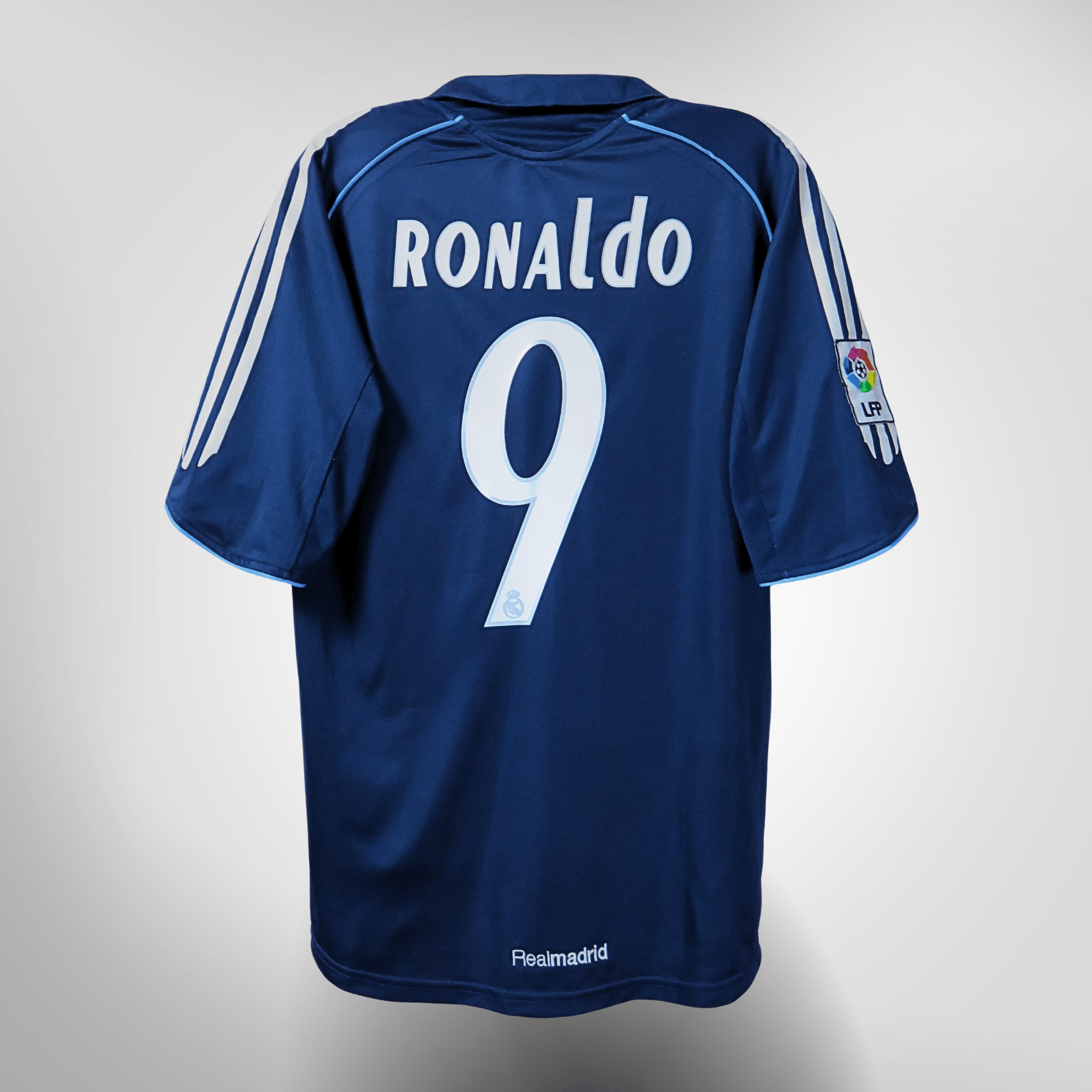 Real Madrid 2005-06 Away Ronaldo #9 Shirt S