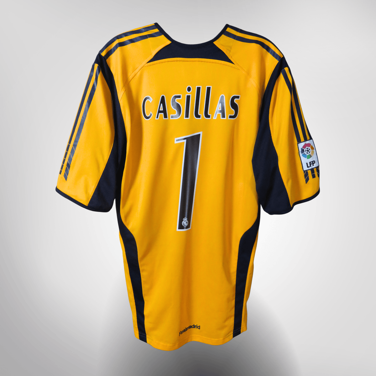 Real Madrid 2005-06 Keeper Casillas #1 Shirt M