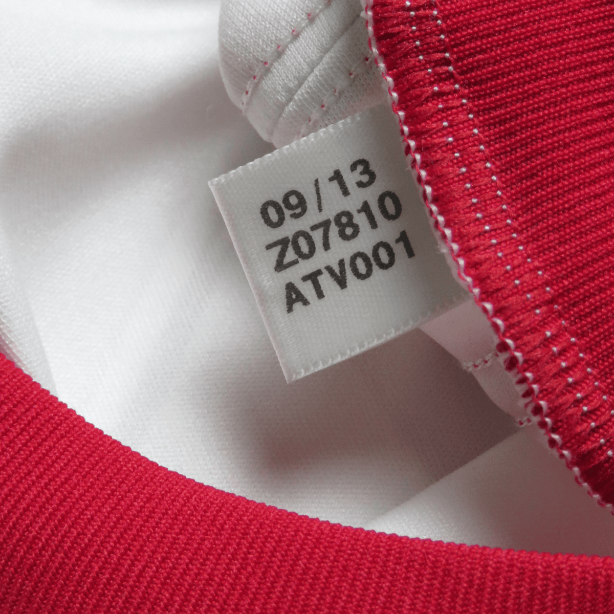 Retro Red Bull New York 2013-2014 Home football jersey by Adidas, Henry 14, size M | Nostalgic Football Shirts
