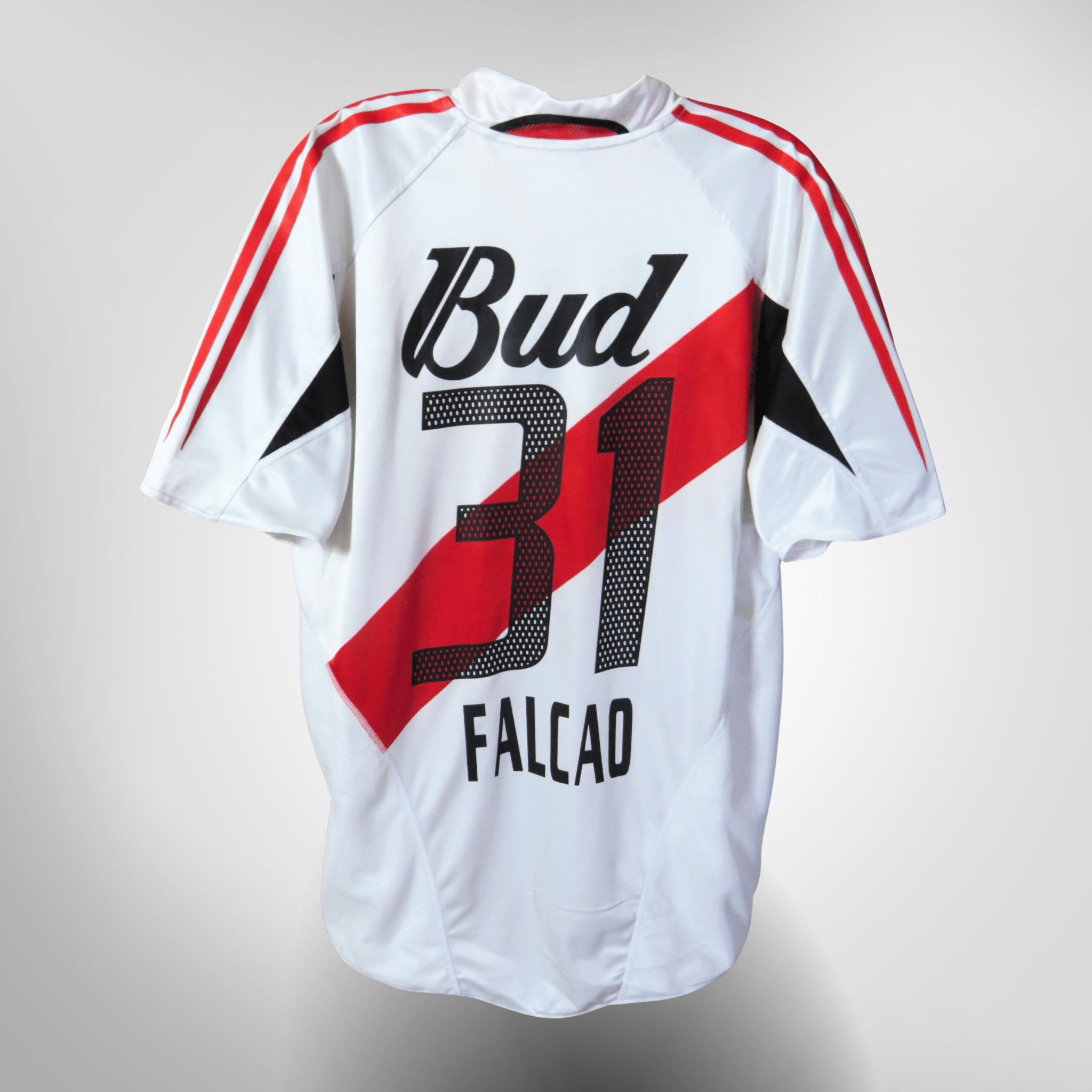 Vintage River Plate 2004-2005 Home football shirt with Falcao 31 print, size M | Nostalgic Football Shirts