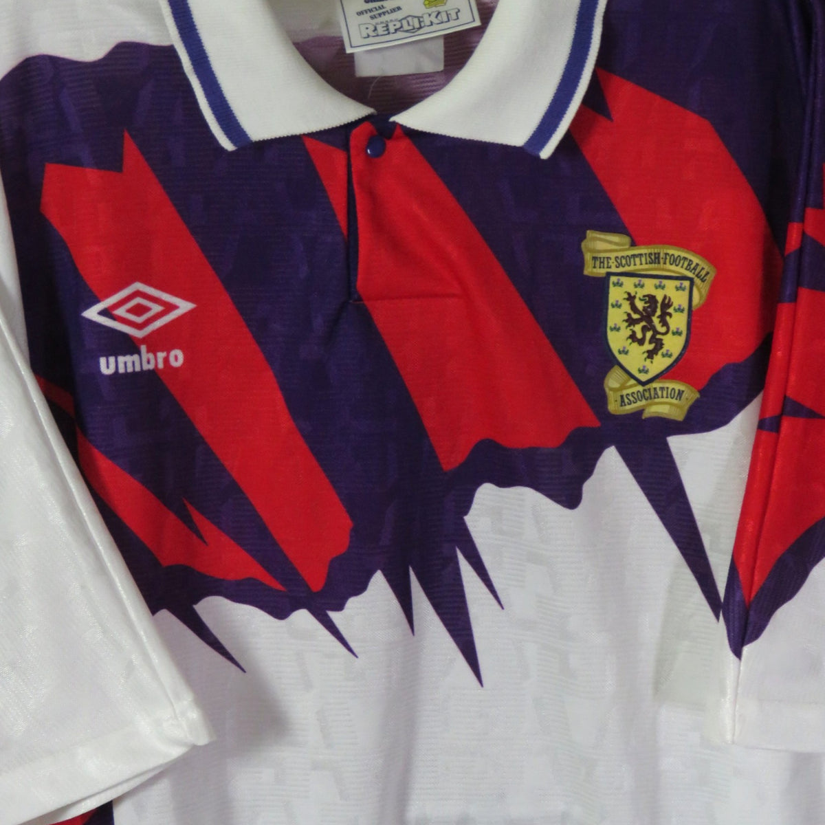 Retro Scotland 1991-1993 Away football jersey by Umbro, size L | Nostalgic Football Shirts