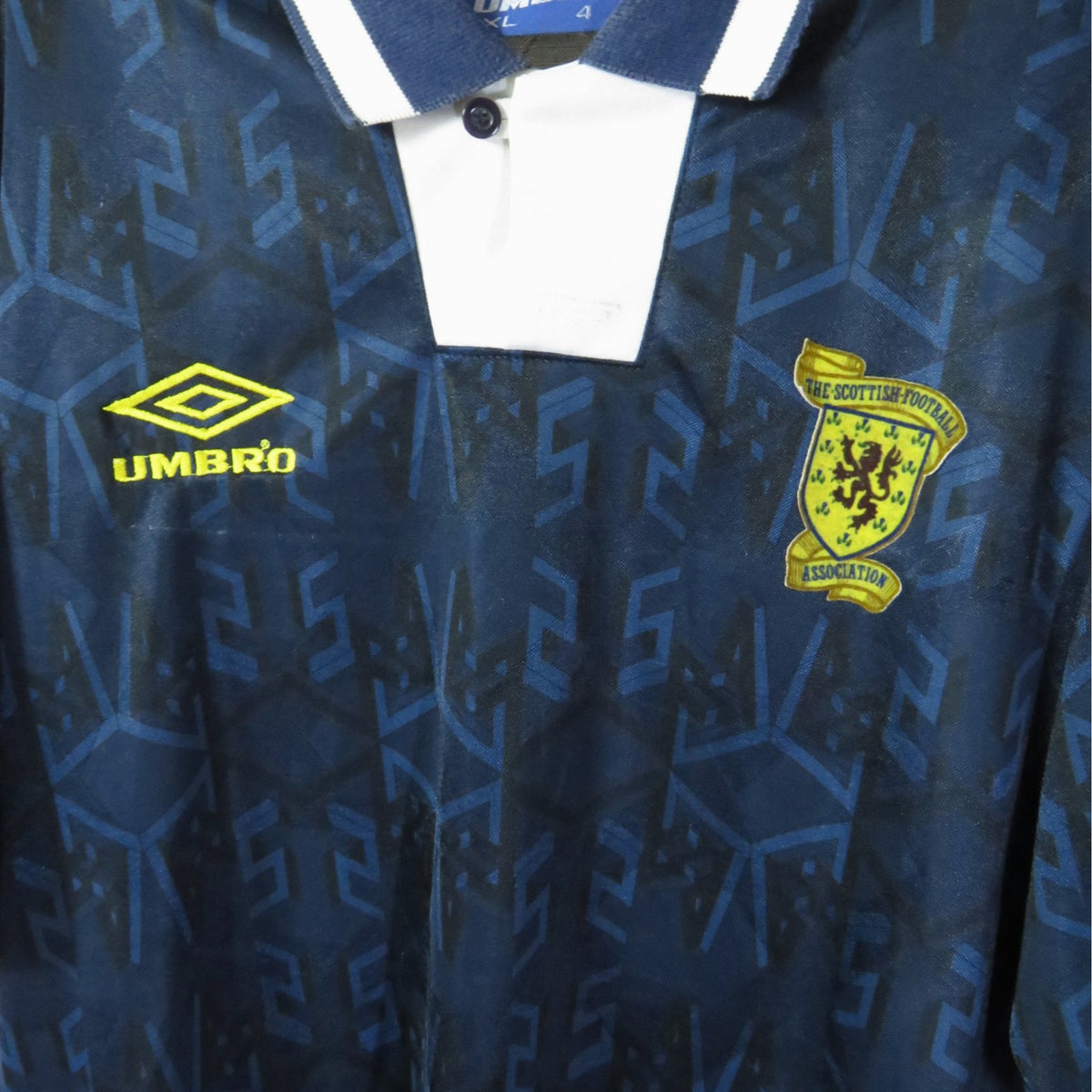 Retro Scotland 1991-1994 Home football jersey by Umbro, size XL | Nostalgic Football Shirts