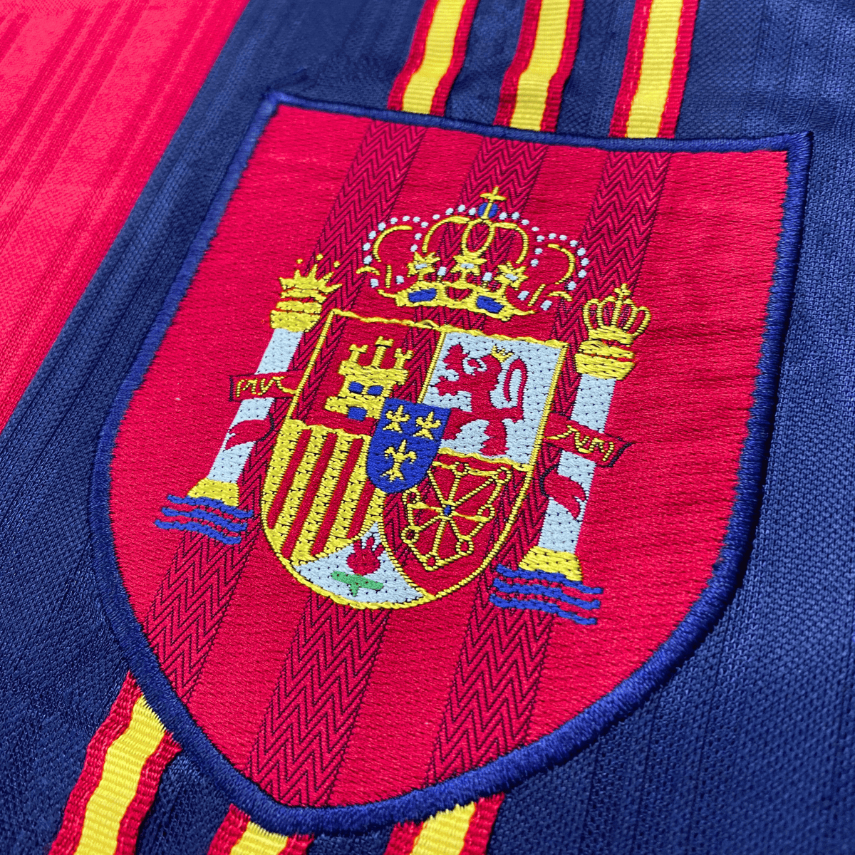 Vintage Spain 1996-1998 Home football shirt with Hierro 6 print, size L | Nostalgic Football Shirts