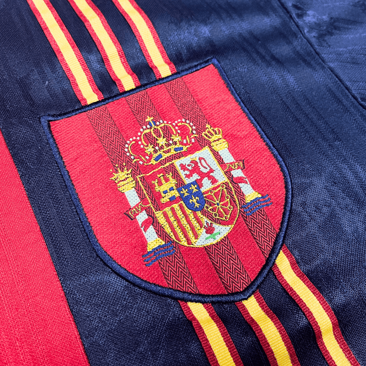 Original Spain 1996-1998 Home football shirt, size L | Nostalgic Football Shirts