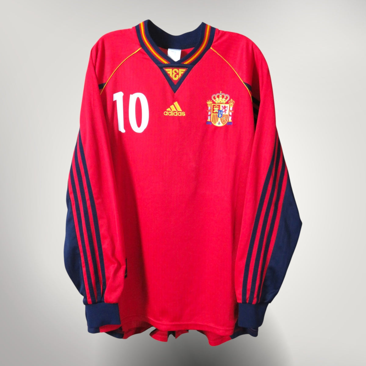 Authentic Adidas Spain 1998-1999 Home longsleeve shirt, Raul 10 on the back, size XL | Nostalgic Football Shirts