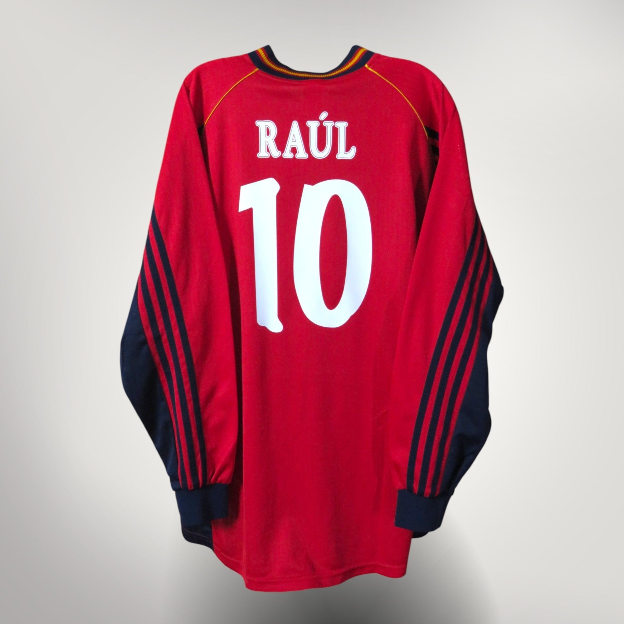 Vintage Spain 1998-1999 Home longsleeve football shirt with Raul 10 print, size XL | Nostalgic Football Shirts