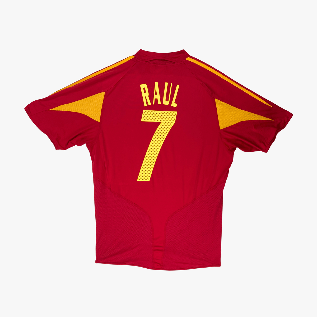 Vintage Spain 2004-2006 Home football shirt with Raul 7 print, size M | Nostalgic Football Shirts
