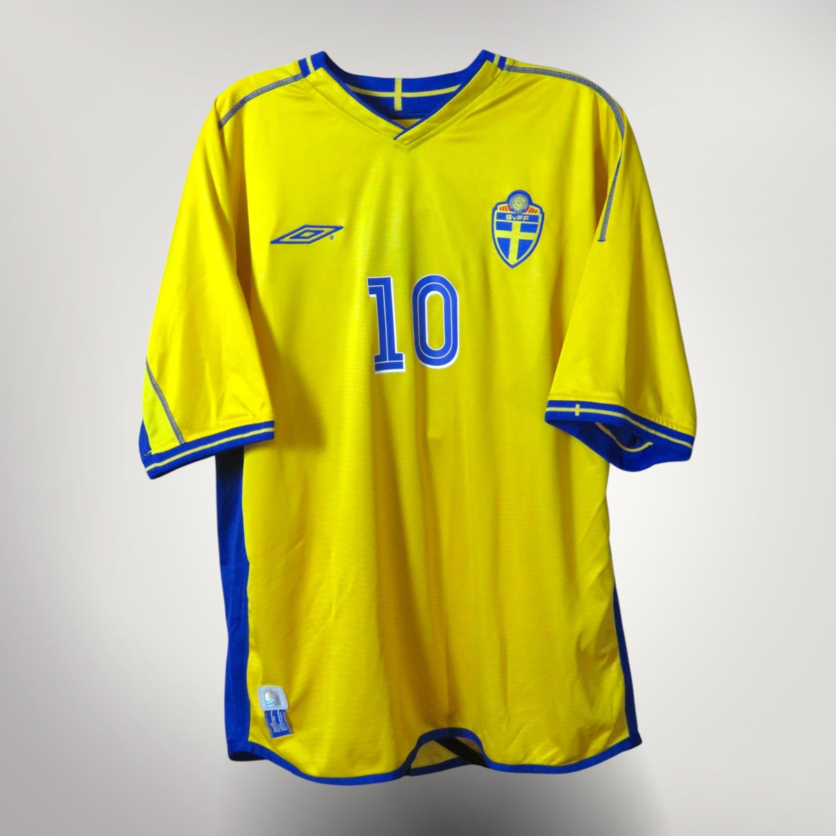 Authentic Umbro Sweden 2003-2004 Home shirt, Ibrahimovic 10 on the back, size XL | Nostalgic Football Shirts