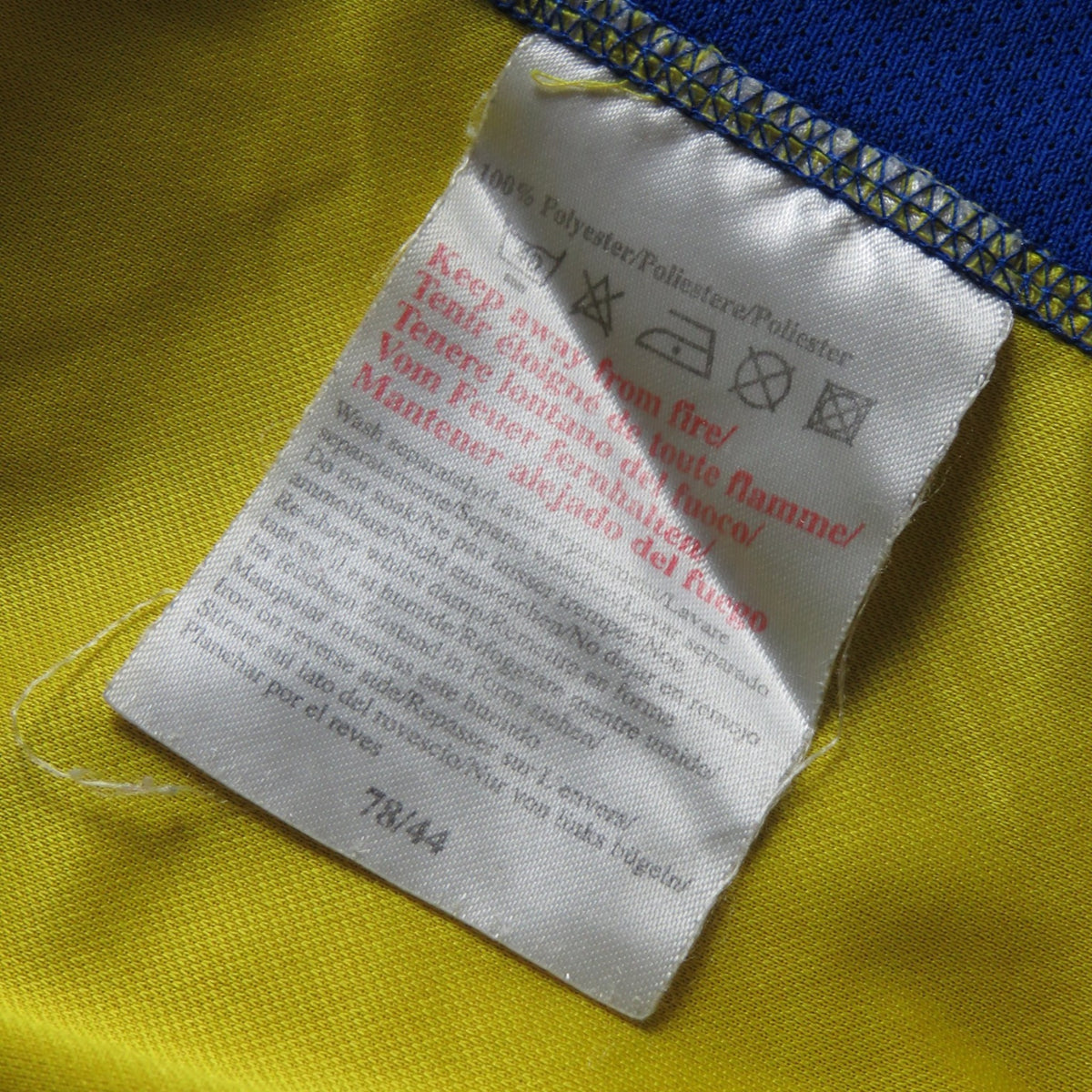 Authentic Umbro Sweden 2003-2004 Home shirt, Ibrahimovic 10 on the back, size XL | Nostalgic Football Shirts