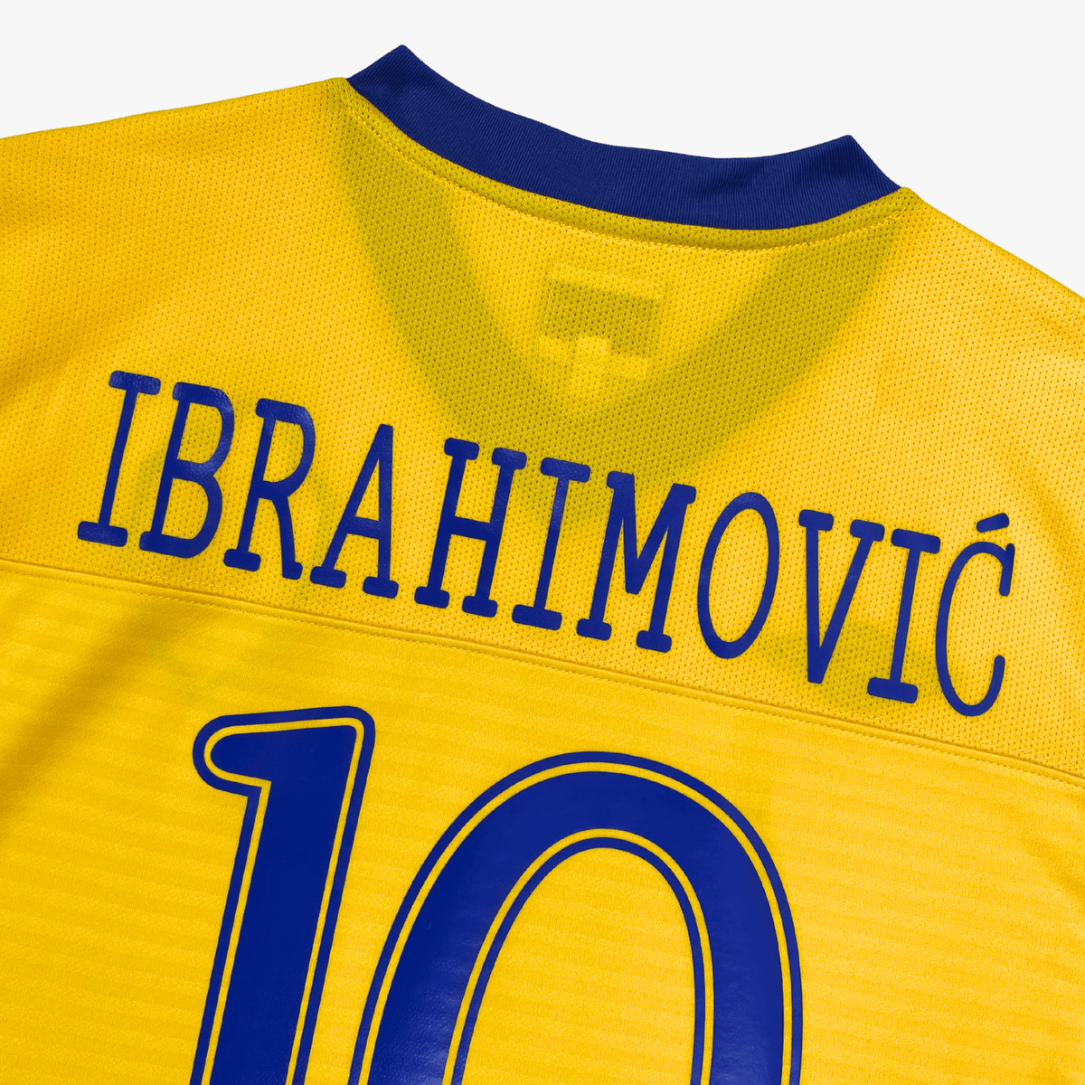 Authentic Umbro Sweden 2010-2012 Home shirt, Ibrahimović 10 on the back, size L | Nostalgic Football Shirts