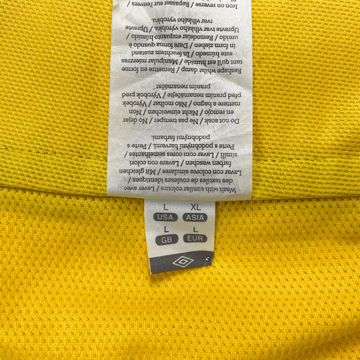 Vintage Sweden 2010-2012 Home football shirt with Ibrahimović 10 print, size L | Nostalgic Football Shirts