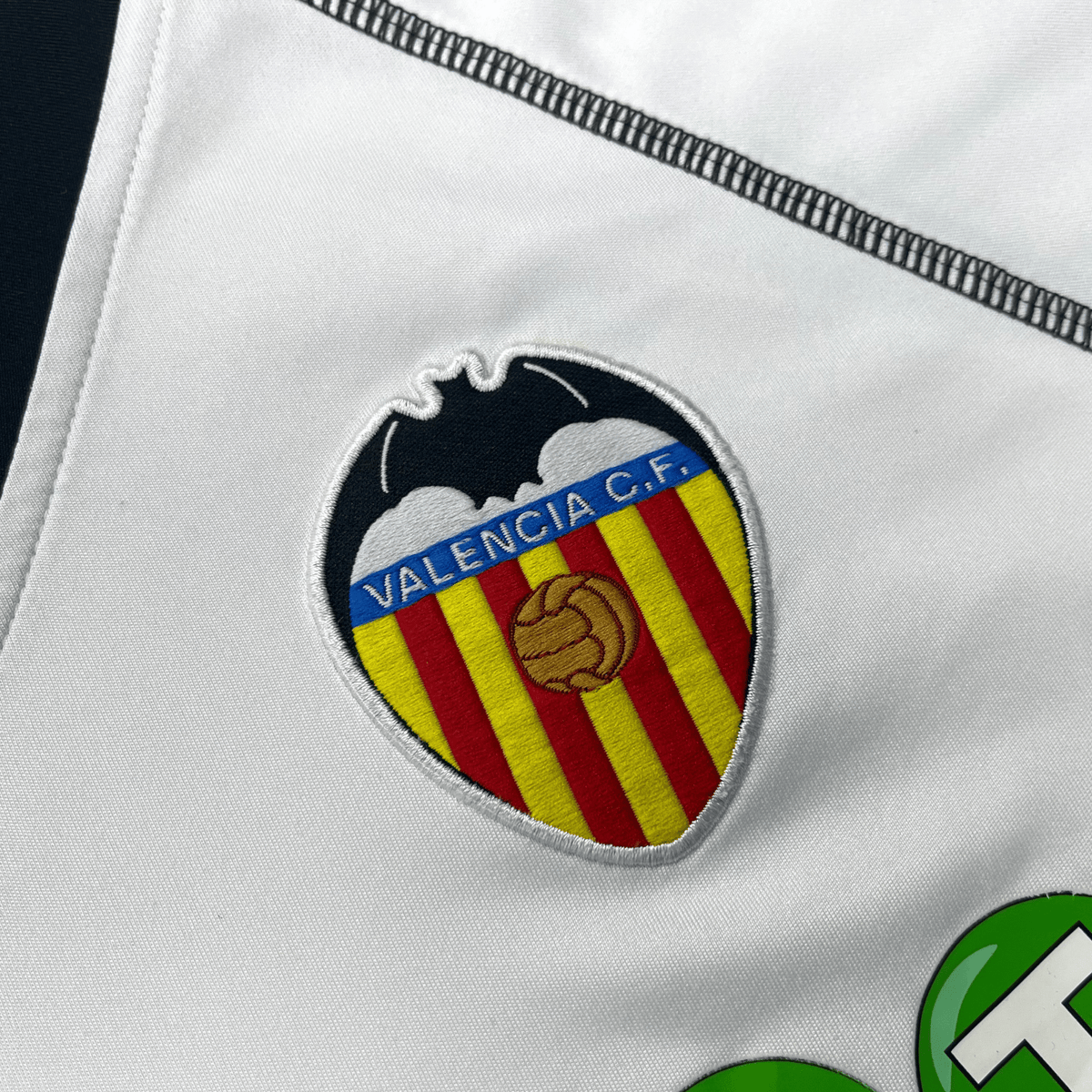 Original Valencia 2010-2011 Home football shirt, size S, Mata 10 | Nostalgic Football Shirts