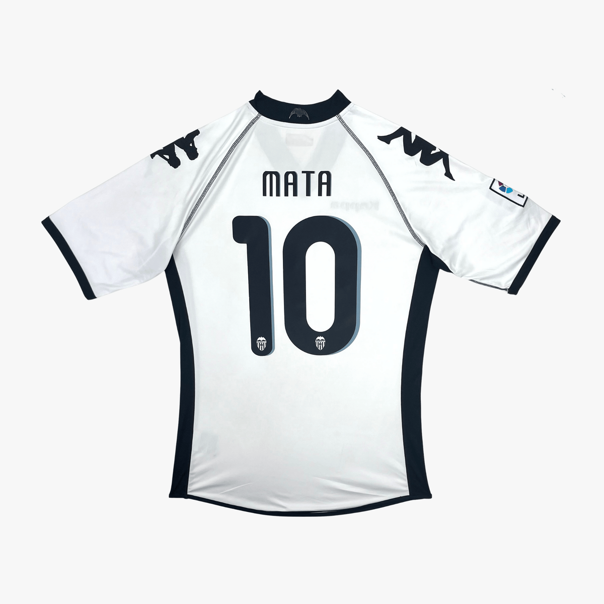 Vintage Valencia 2010-2011 Home football shirt with Mata 10 print, size S | Nostalgic Football Shirts