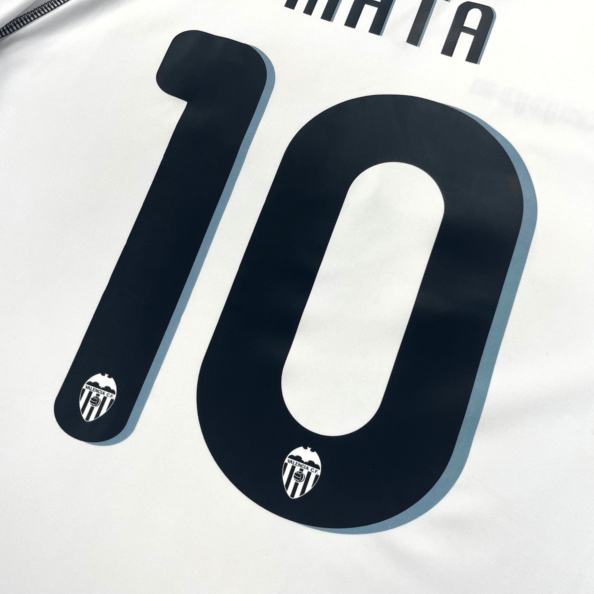 Valencia 2010-11 Home Mata #10 Shirt S