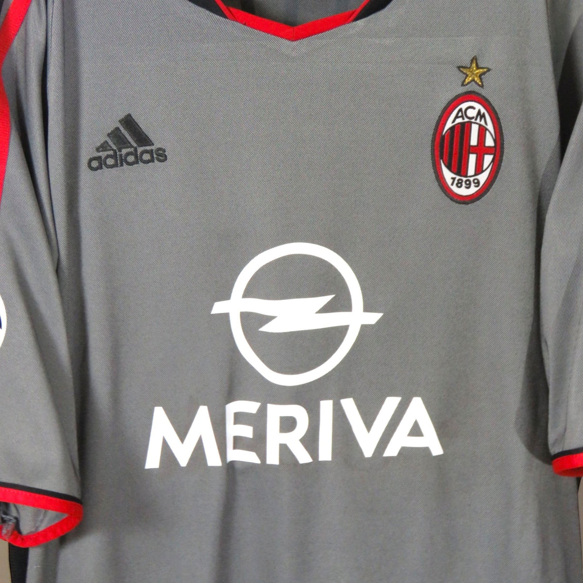 Nostalgic Football Shirts AC Milan 2003-04 derde voetbalshirt in grijs met Opel sponsor, clubembleem en Adidas logo