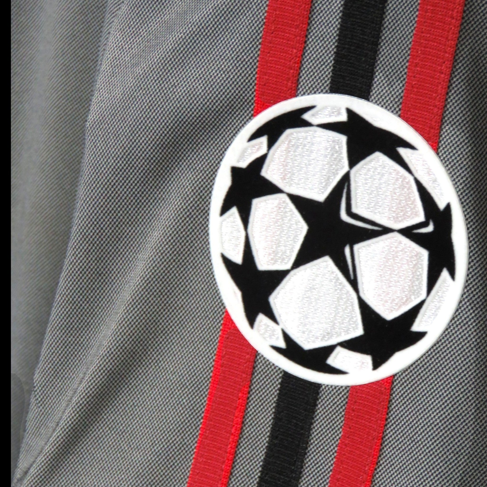 Nostalgic Football Shirts AC Milan 2003-04 shirt detail met Champions League badge op de mouw