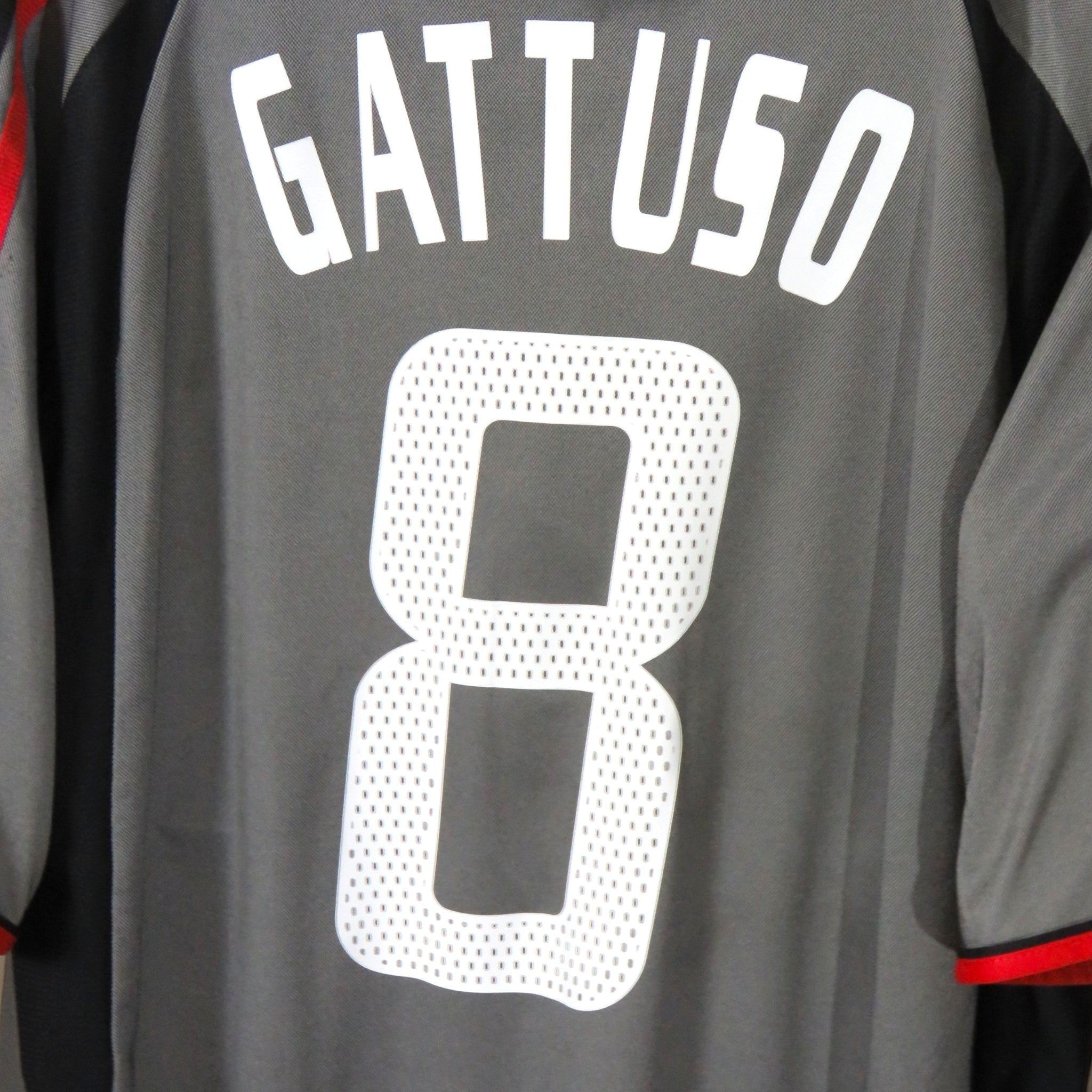 Nostalgic Football Shirts AC Milan 2003-04 Gattuso 8 voetbalshirt in grijs met witte bedrukking op de achterkant