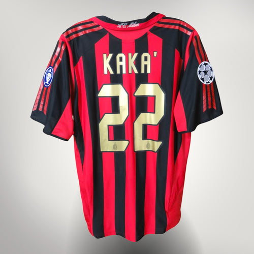 Nostalgic Football Shirts AC Milan 2005-06 thuisshirt met Kaka 22 bedrukking in rood en zwart gestreept design